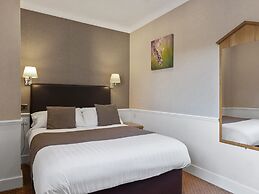 The Oaks Hotel