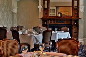The Oaks Hotel