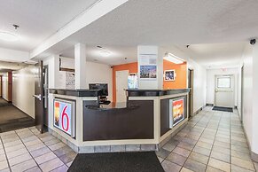 Motel 6 Lawrence, KS