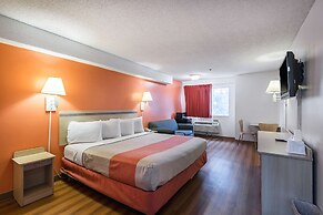 Motel 6 Lawrence, KS