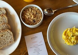 Postales by DOT Boutique