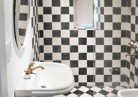 Postales by DOT Boutique