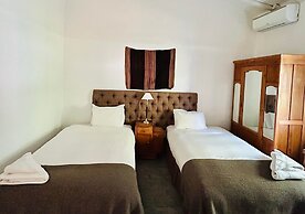 Postales by DOT Boutique