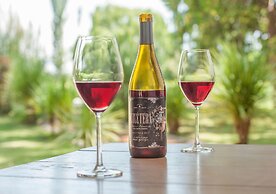 Postales by DOT Boutique