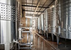 Postales by DOT Boutique