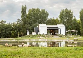 Postales by DOT Boutique