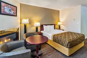 Econo Lodge Inn & Suites