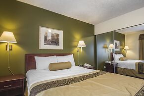 Econo Lodge Inn & Suites