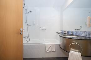 Holiday Inn Express Barcelona - Molins de Rei by IHG