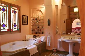 Dar Ayniwen Garden Hotel & Bird Zoo