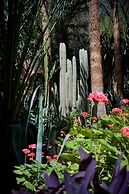 Dar Ayniwen Garden Hotel & Bird Zoo