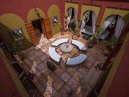 Dar Ayniwen Garden Hotel & Bird Zoo