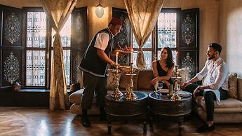 Riad Maison Bleue And Spa