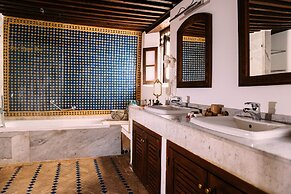 Riad Maison Bleue And Spa