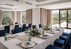 The Raintree, St. Mary's Road