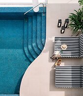 The Raintree, St. Mary's Road