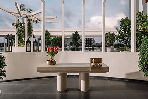 The Raintree, St. Mary's Road