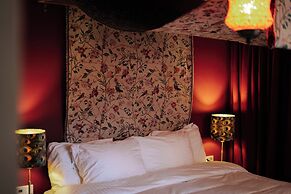 Rosalia's Menagerie InnUpstairs