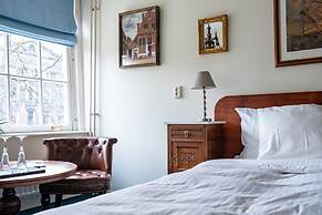 Rosalia's Menagerie InnUpstairs