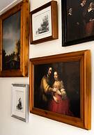 Rosalia's Menagerie InnUpstairs