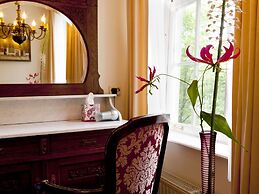 Rosalia's Menagerie InnUpstairs