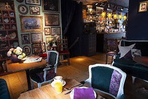 Rosalia's Menagerie InnUpstairs