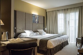 Costa Esmeralda Suites