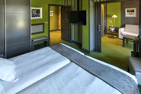 Costa Esmeralda Suites