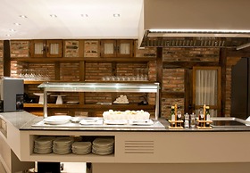 Costa Esmeralda Suites