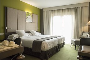 Costa Esmeralda Suites