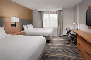 Embassy Suites La Quinta Hotel & Spa