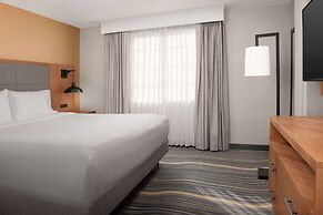 Embassy Suites La Quinta Hotel & Spa