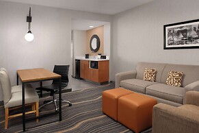 Embassy Suites La Quinta Hotel & Spa