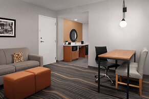 Embassy Suites La Quinta Hotel & Spa