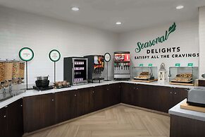 Embassy Suites La Quinta Hotel & Spa