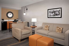 Embassy Suites La Quinta Hotel & Spa