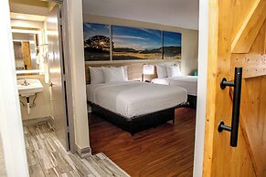 Days Inn and Suites by Wyndham Hammond, IN