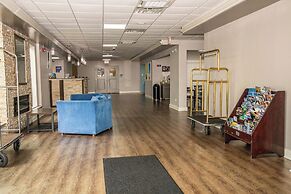 Days Inn and Suites by Wyndham Hammond, IN