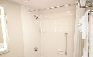 Days Inn and Suites by Wyndham Hammond, IN