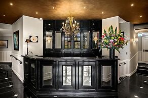 Echoes Boutique Hotel and Restaurant