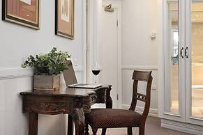 Echoes Boutique Hotel and Restaurant