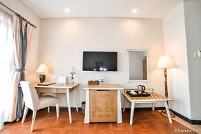 Sandy Beach Non Nuoc Resort