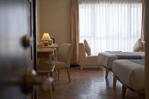 Sandy Beach Non Nuoc Resort