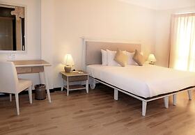 Sandy Beach Non Nuoc Resort