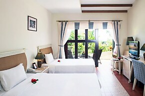 Sandy Beach Non Nuoc Resort