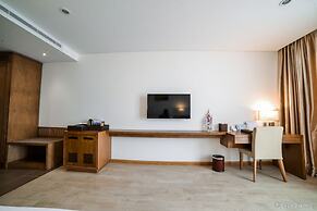 Sandy Beach Non Nuoc Resort