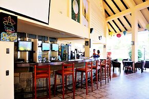 Sandy Beach Non Nuoc Resort