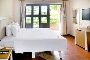 Sandy Beach Non Nuoc Resort