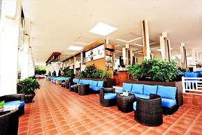 Sandy Beach Non Nuoc Resort