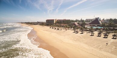 Sandy Beach Non Nuoc Resort